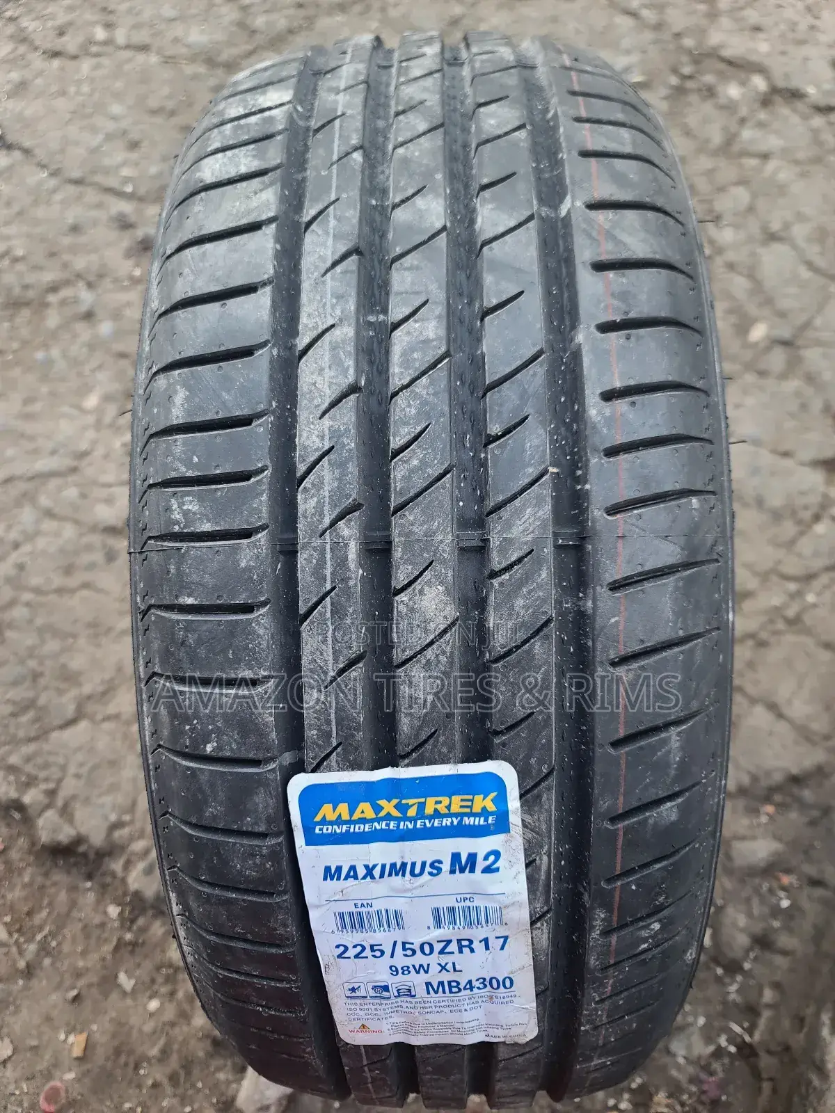 225/50r17 Maxtrek Tires