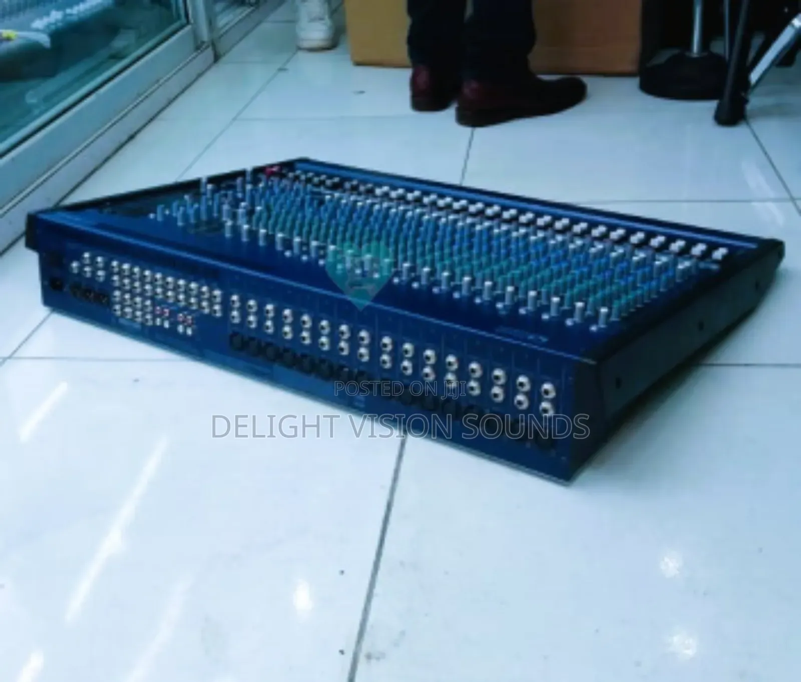 Mixer Yamaha Mg24 Channel