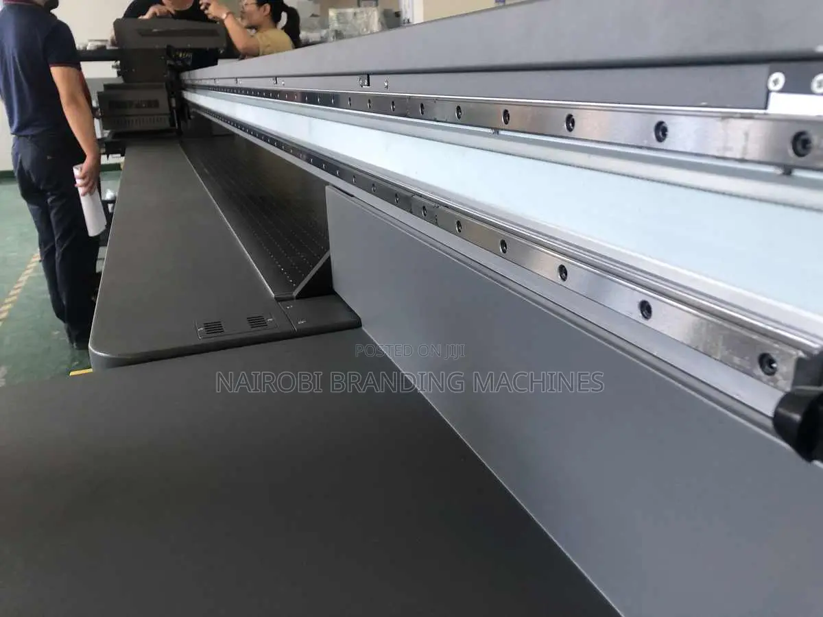 250x130cm Size Uv Flatbed Printer With White and Varnish Printing
