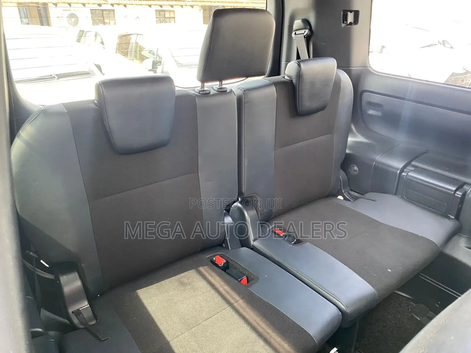 Toyota Noah 2018 White