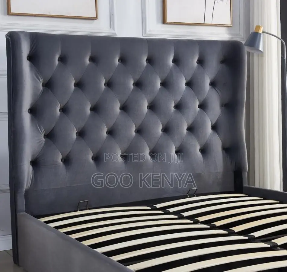 Home Bed; French Diamond-Tufted Soft Velvet King Size Bed Frame