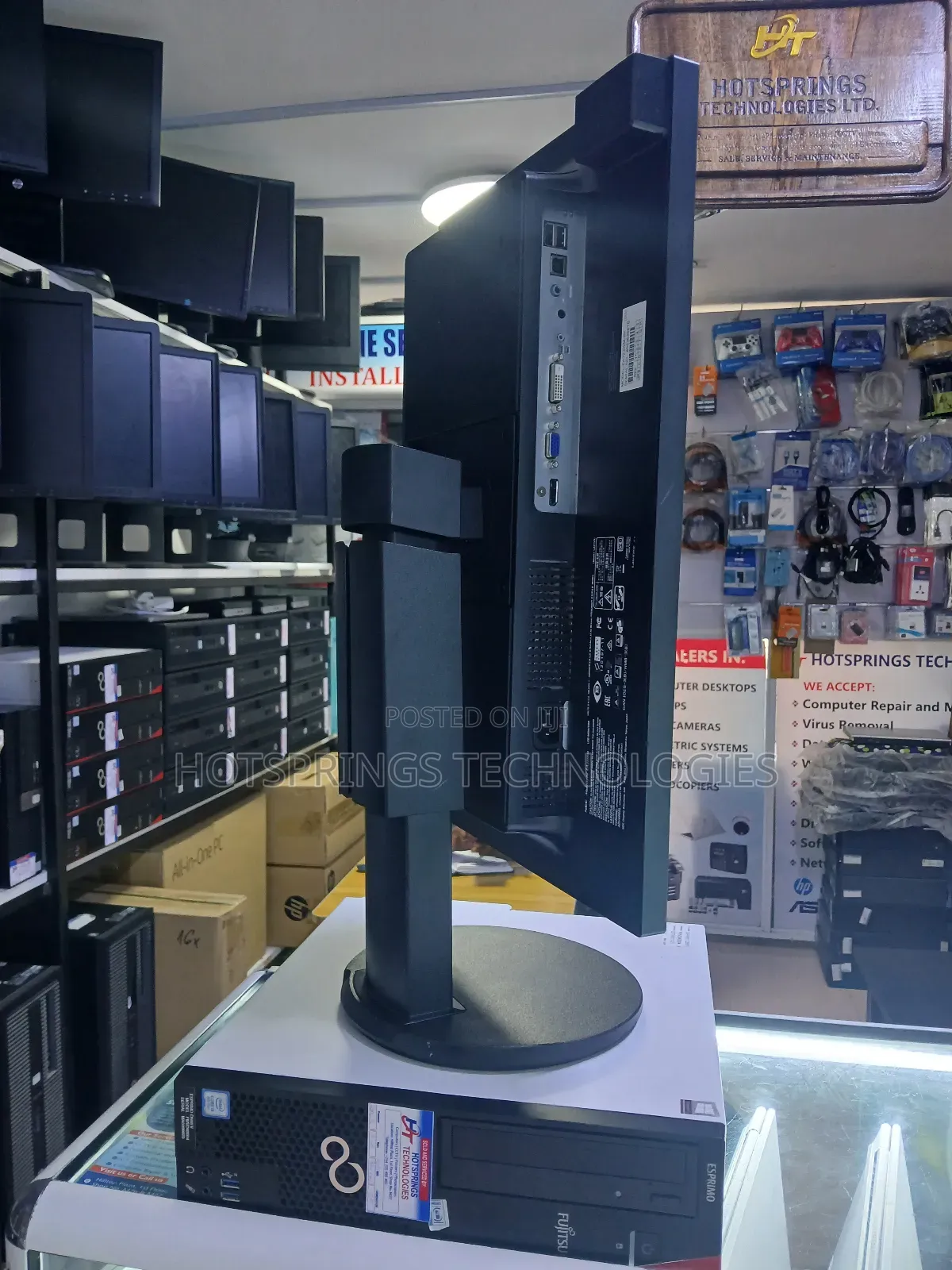Desktop Computer Fujitsu Esprimo P558 8GB Intel Core i3 SSD 256GB