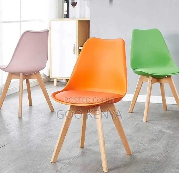 Home Chair; Wooden Frame Padded Chair for Restaurants and Coffee Rooms
