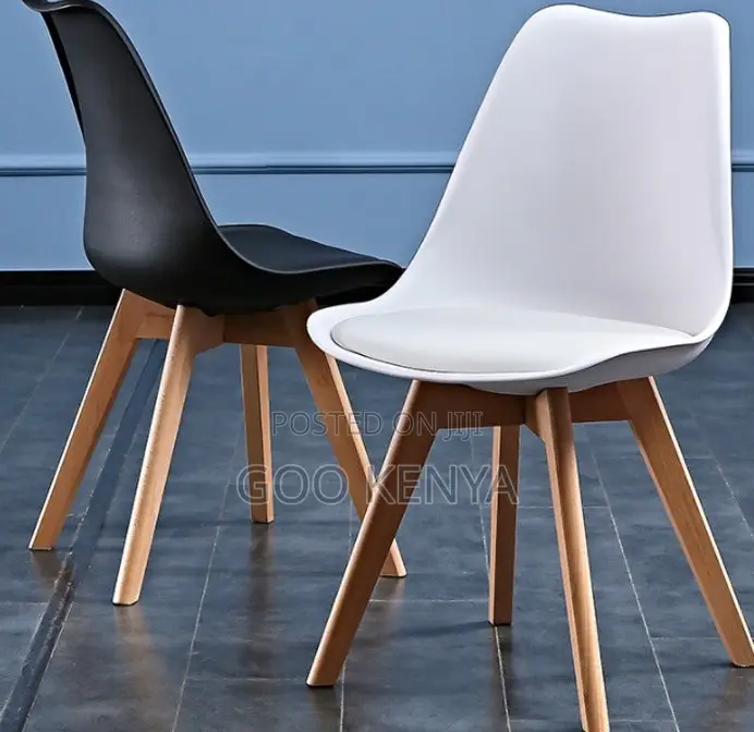 Home Chair; Wooden Frame Padded Chair for Restaurants and Coffee Rooms
