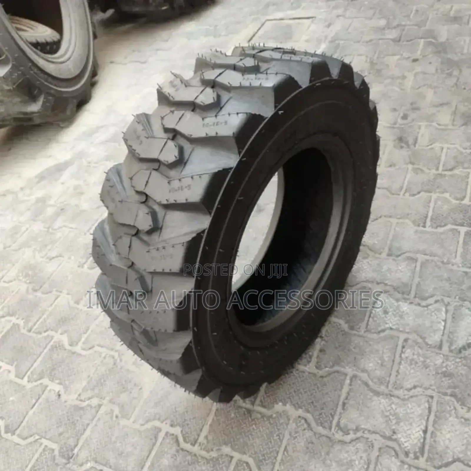 19.5l-24 Red Lion Tyres – Heavy Duty High Traction | Tyre Xperts