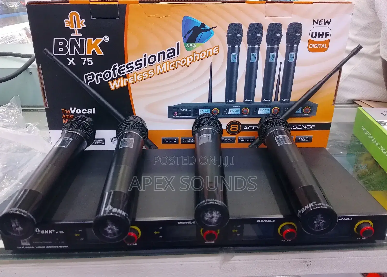 BNK × 75 4 in 1 Wireless Microphone