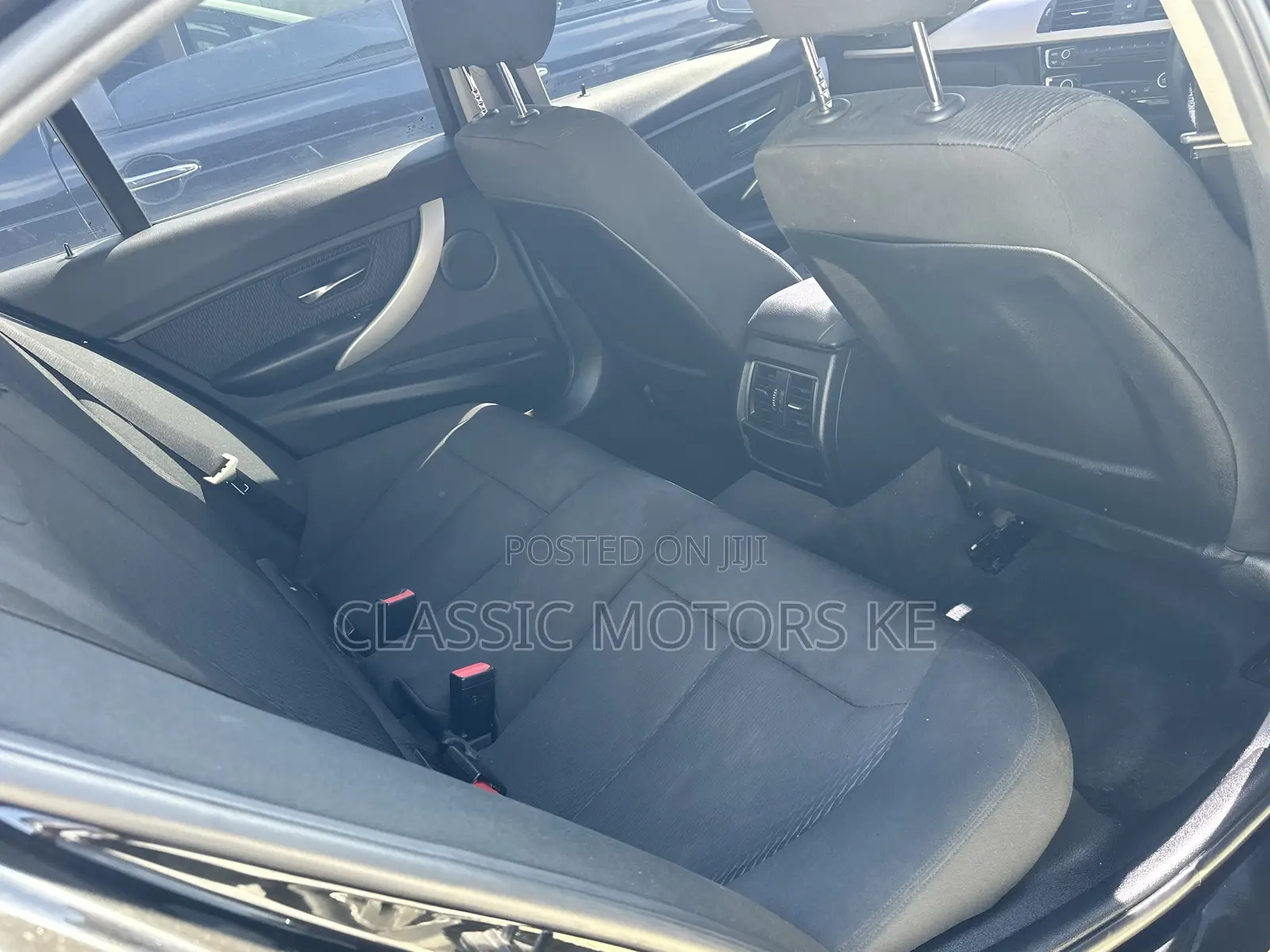 BMW 320i Sedan RWD 2017 Black