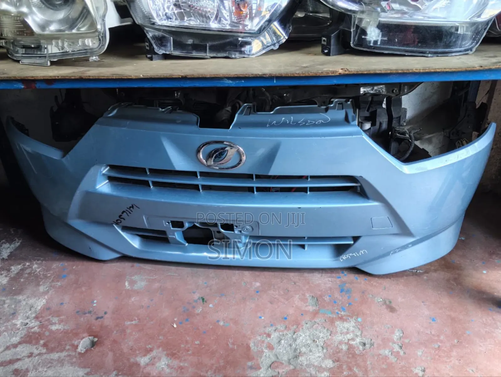Daihatsu Mira Nosecut