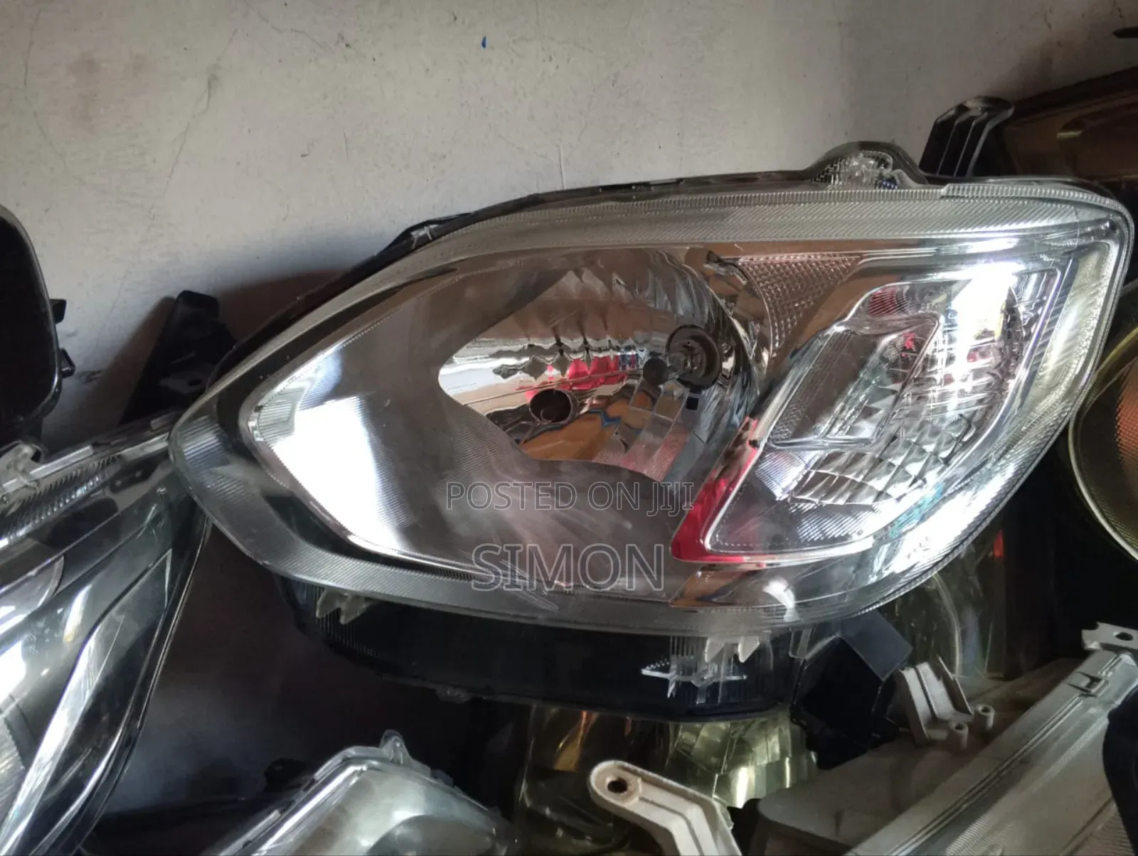 Headlight Toyota Passo