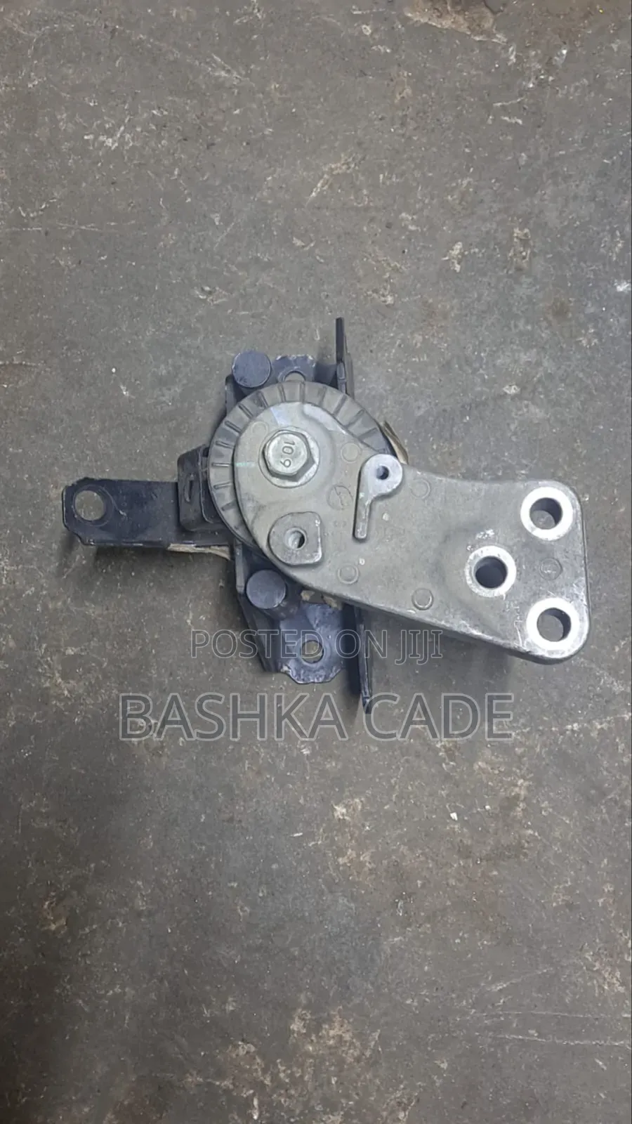 Engine Mount Mitsubishi Mirage