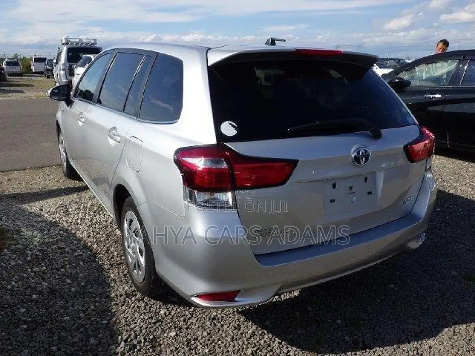 Toyota Corolla Fielder 1.5 Hybrid FWD 2018 Silver