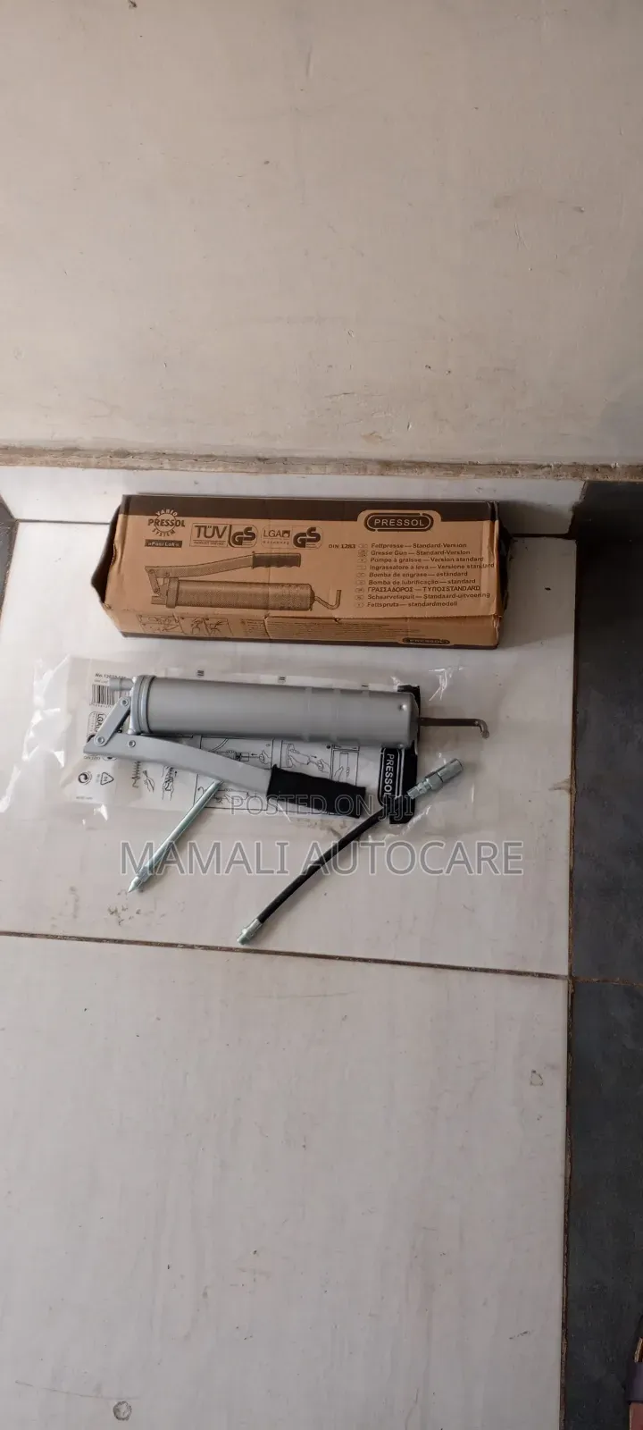High-Output Grease Gun 500cc Universal Use