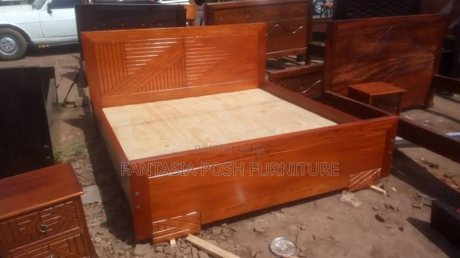 5x6 Polished Pure Mahogany Wooden Bed