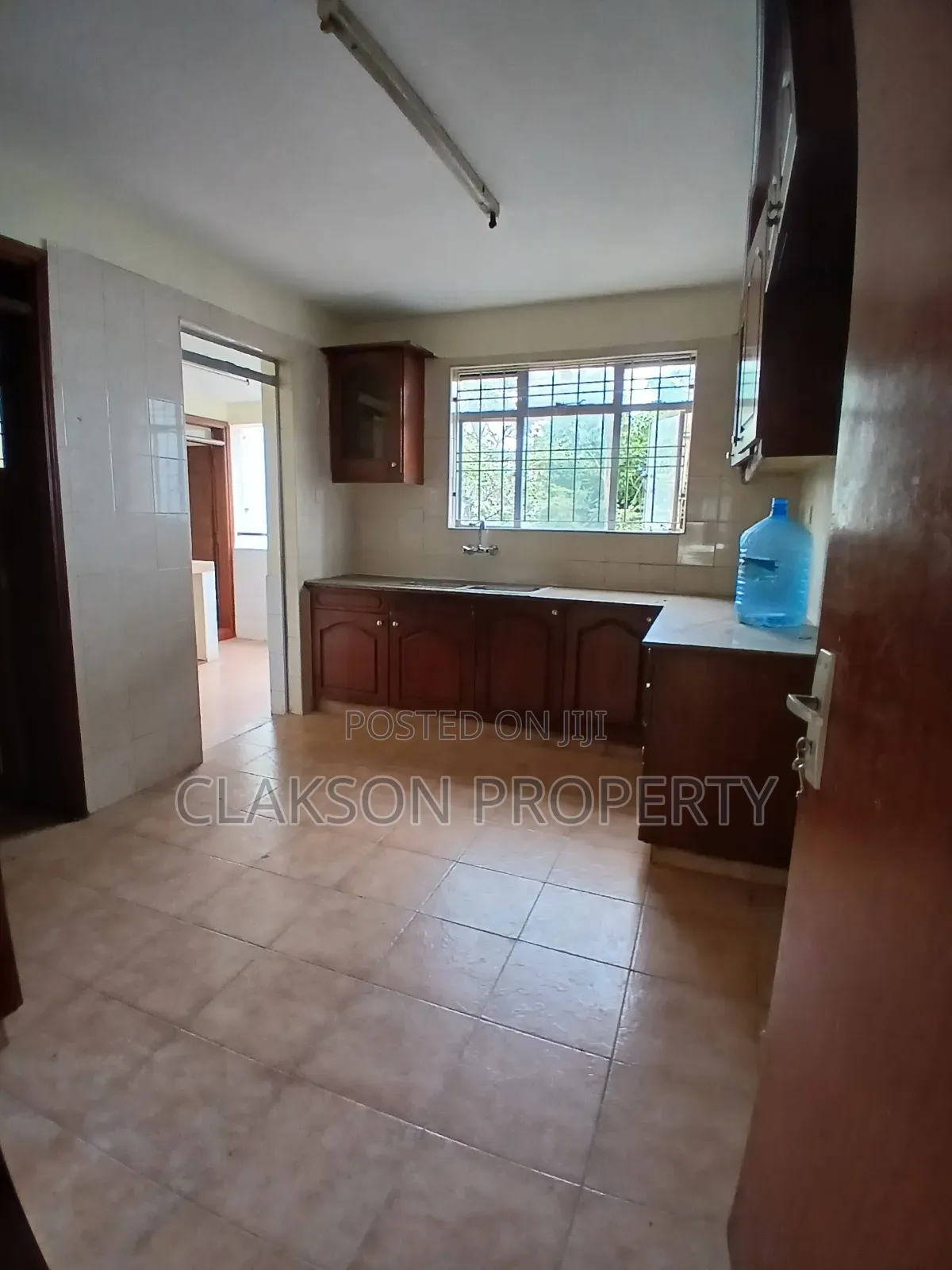 4bdrm Apartment in Riverside for rent