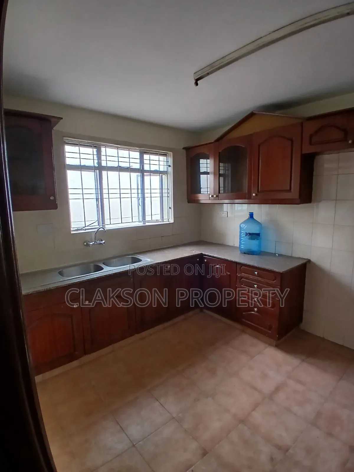 4bdrm Apartment in Riverside for rent
