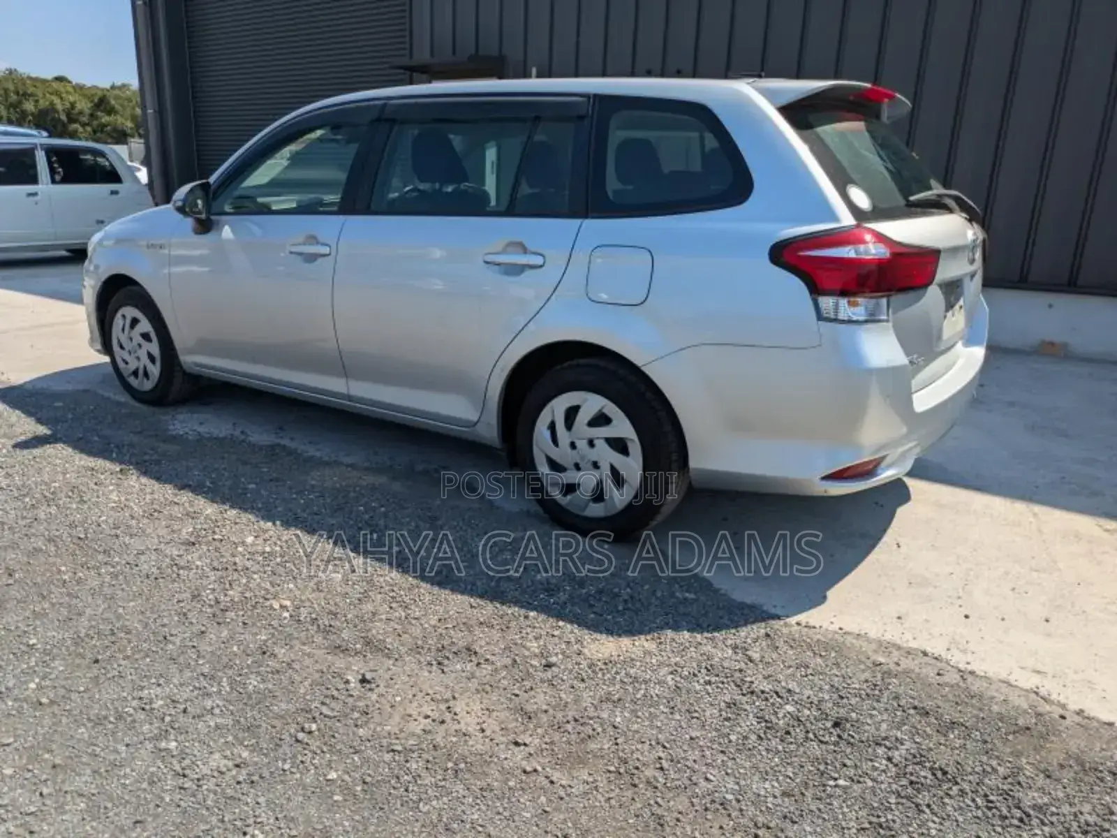 Toyota Corolla Fielder 1.5 Hybrid FWD 2019 Silver