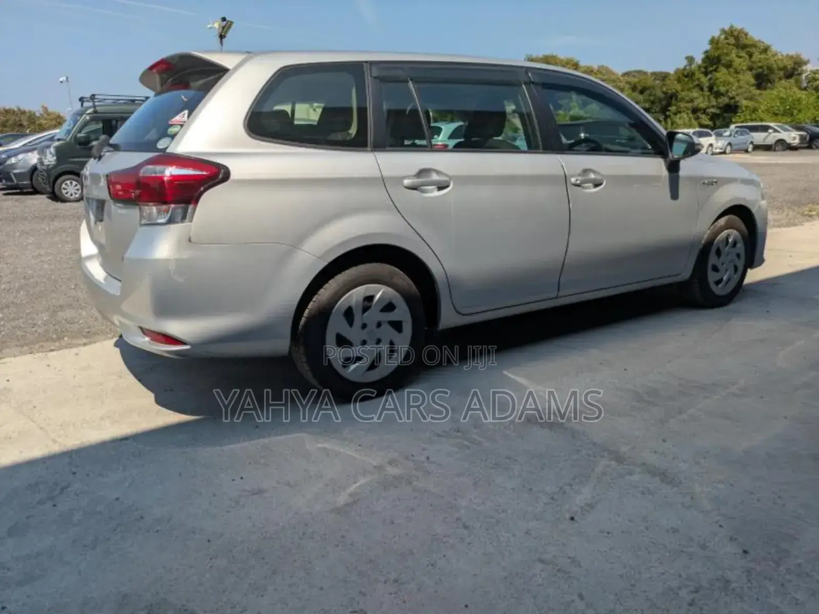Toyota Corolla Fielder 1.5 Hybrid FWD 2019 Silver