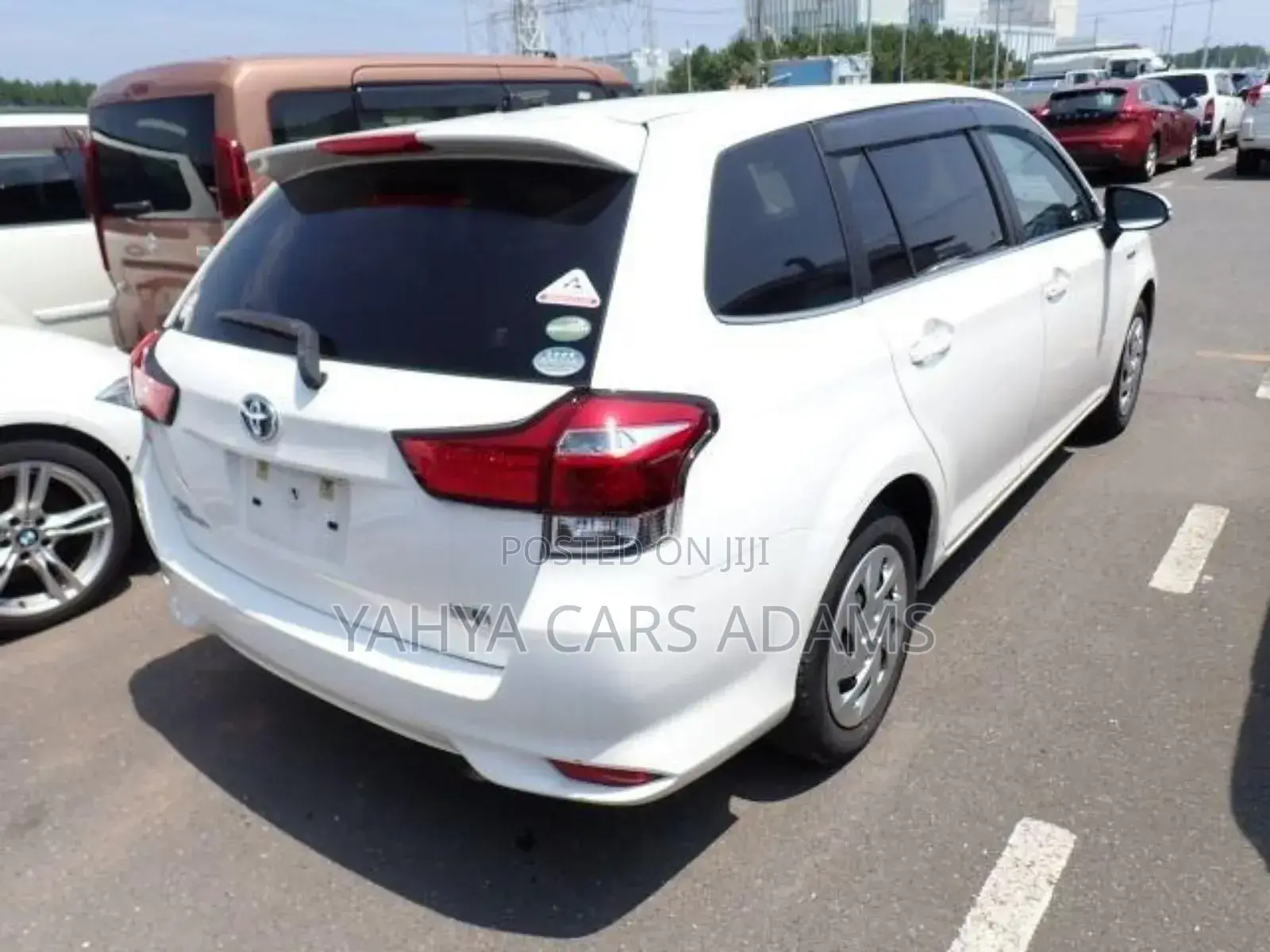 Toyota Corolla Fielder 1.5 Hybrid FWD 2019 White