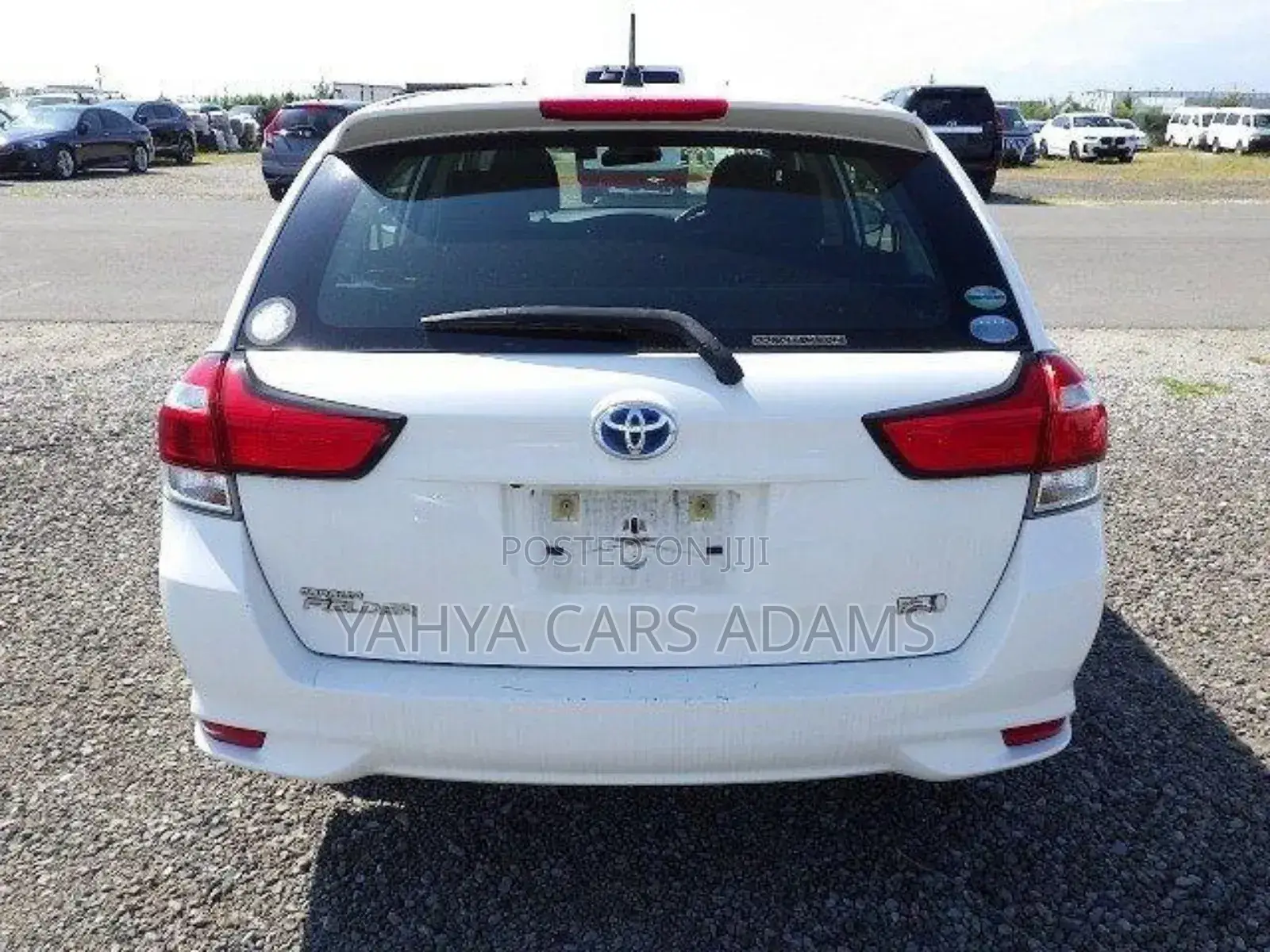 Toyota Corolla Fielder 1.5 Hybrid FWD 2018 Pearl