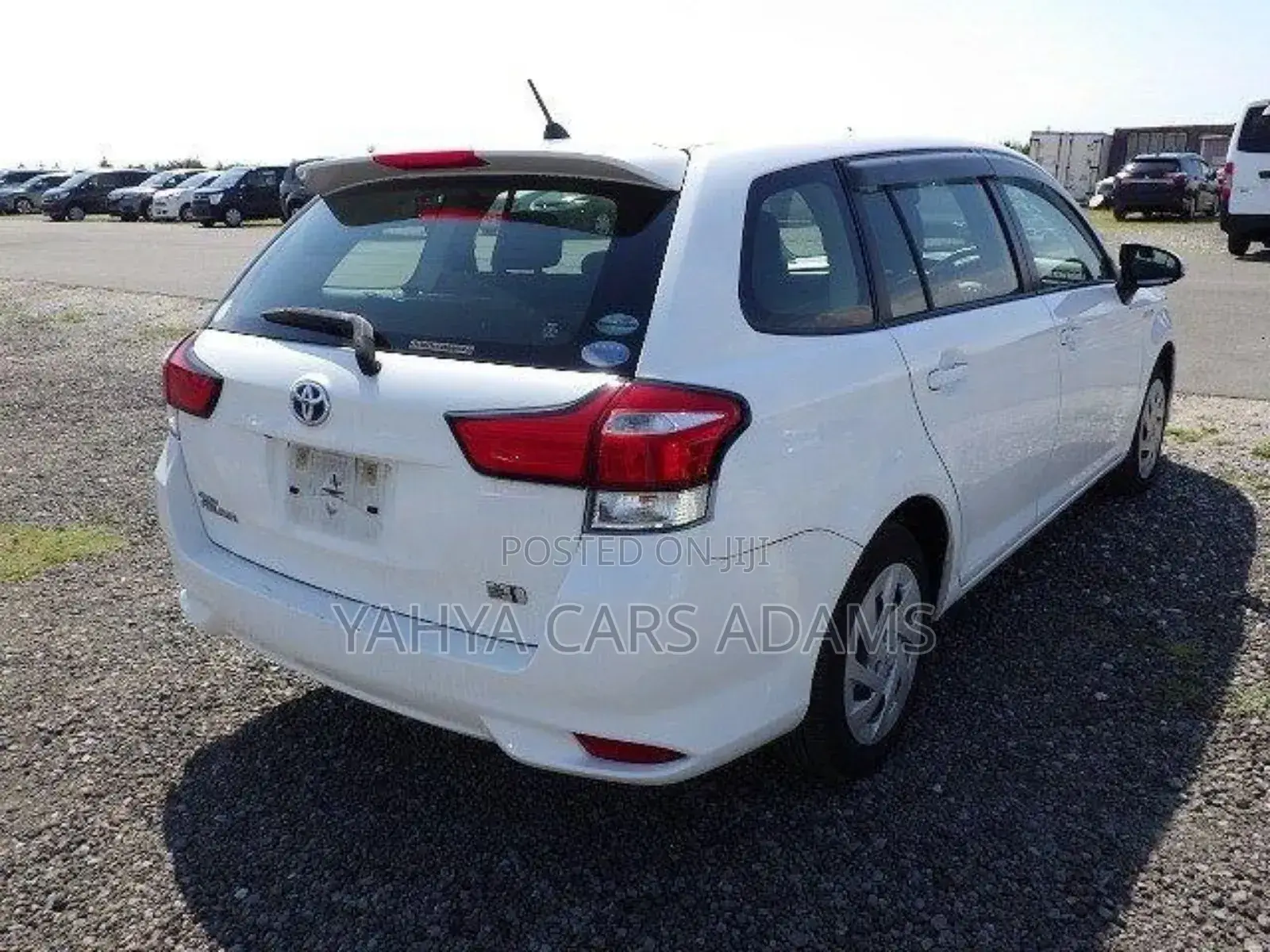 Toyota Corolla Fielder 1.5 Hybrid FWD 2018 Pearl