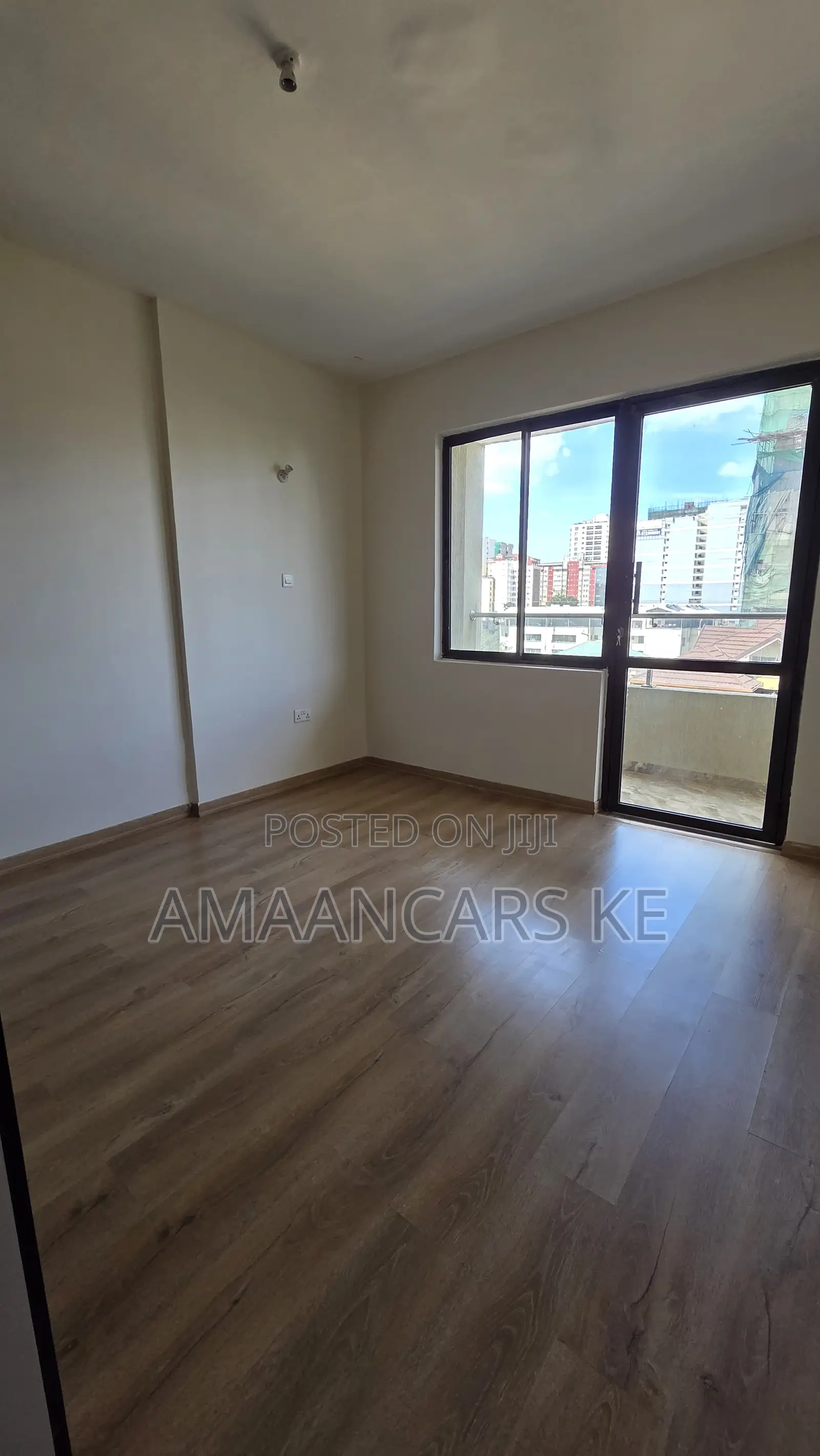5bdrm Apartment in Shams Residency, Parklands/Highridge for rent