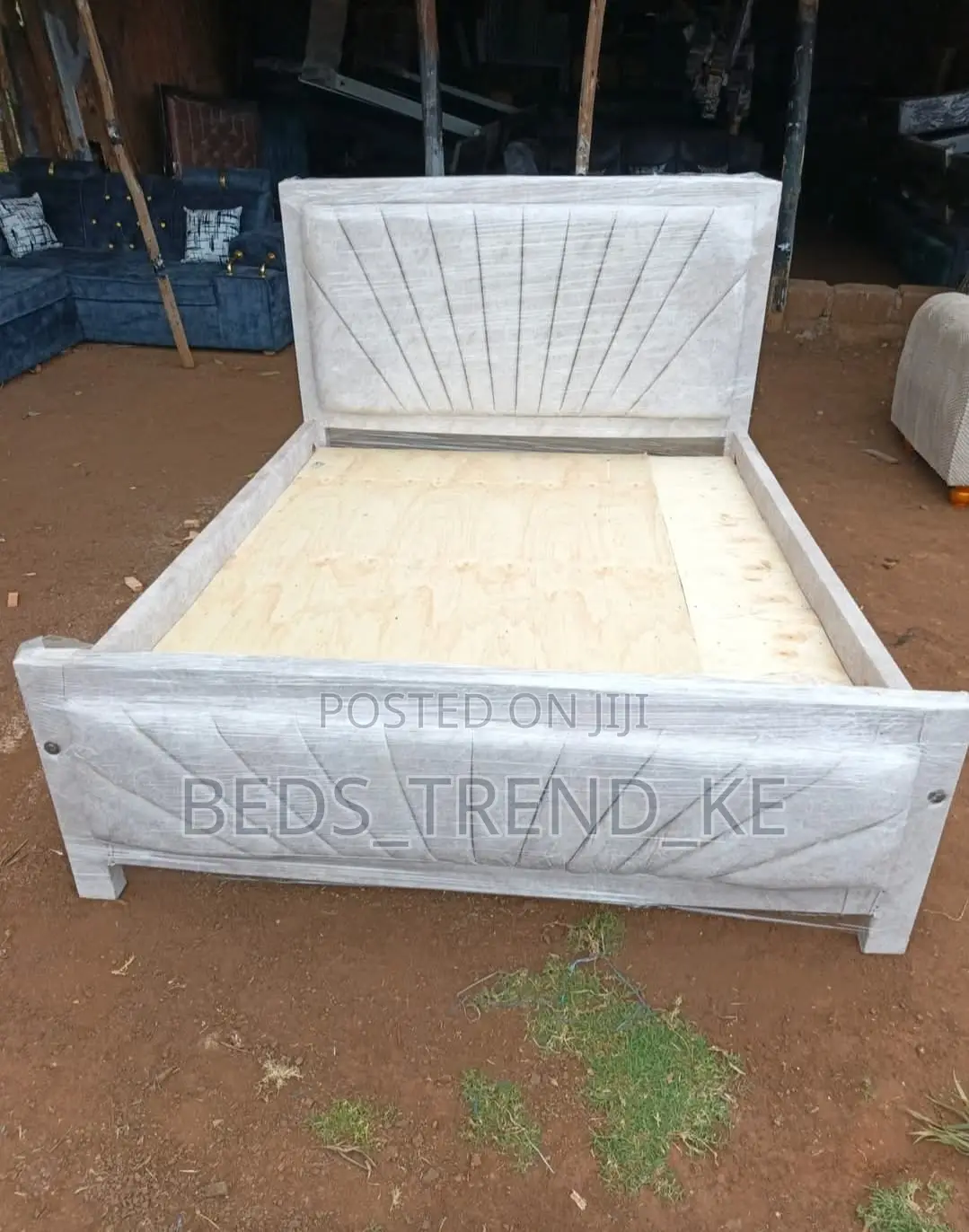 Designer -Inspired 5 by 6 Ft Mocket Bed
