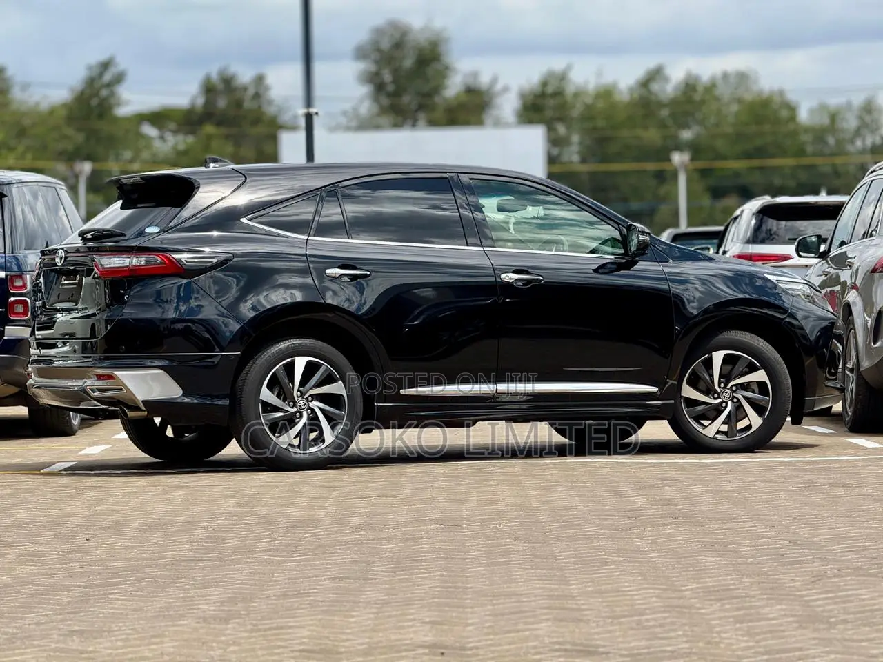 Toyota Harrier 2.0 2019 Black