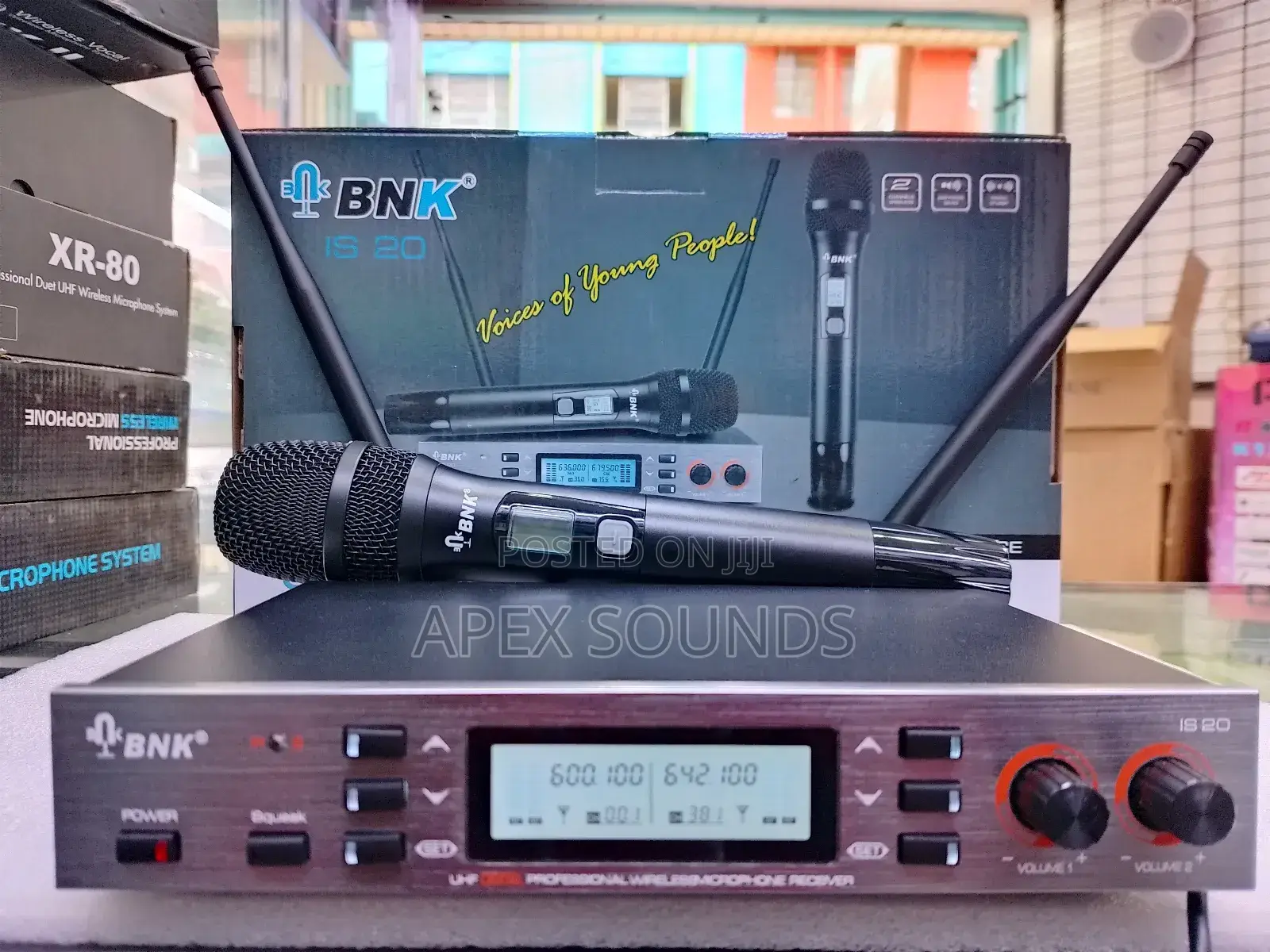BNK Is 20 Wireless Microphone