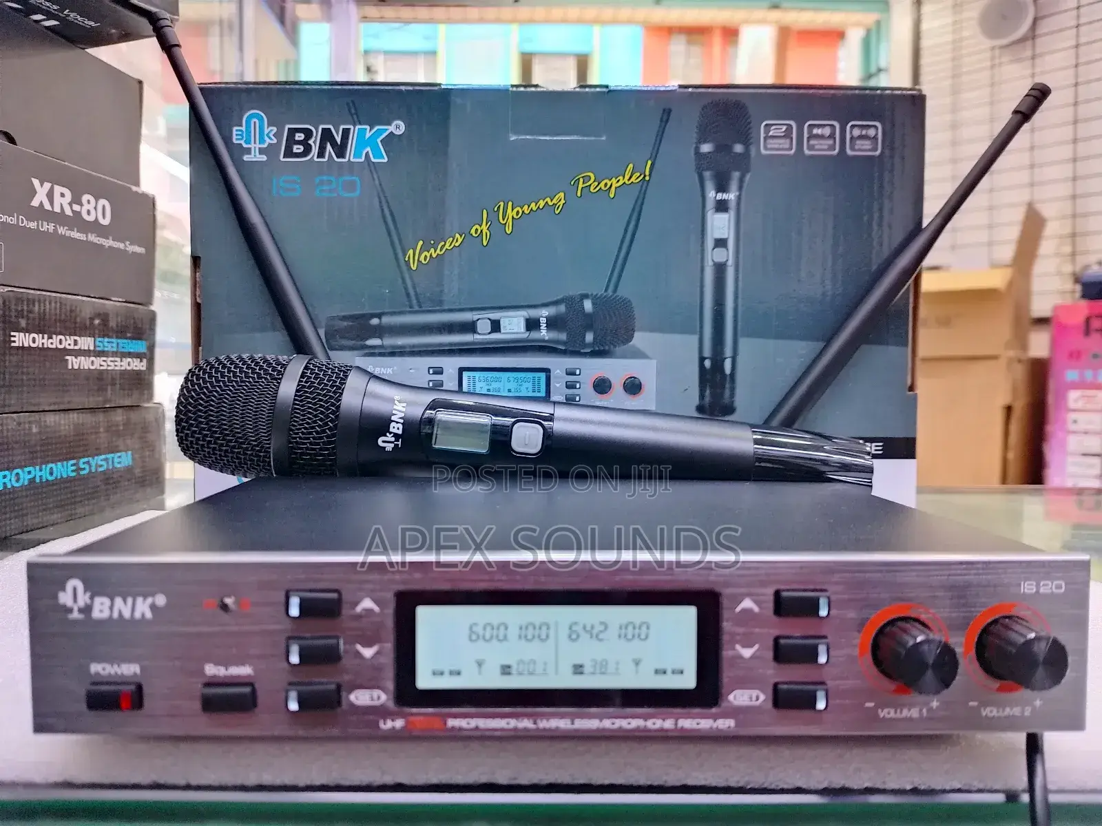 BNK Is 20 Wireless Microphone