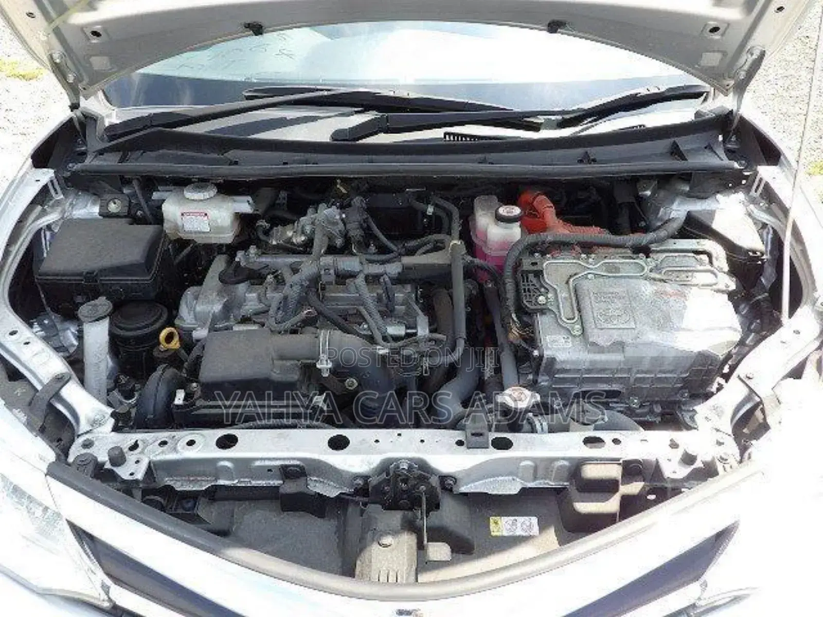 Toyota Axio 1.5 Hybrid 2WD 2019 Silver