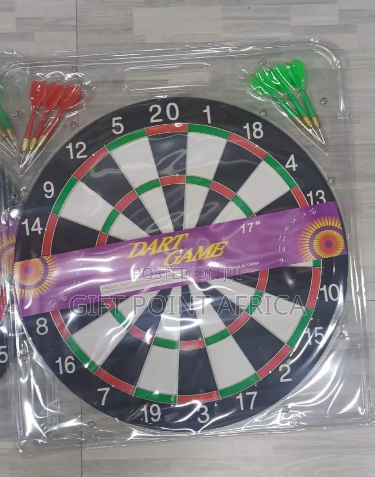 17 Inch Dart Board With 6 Darts