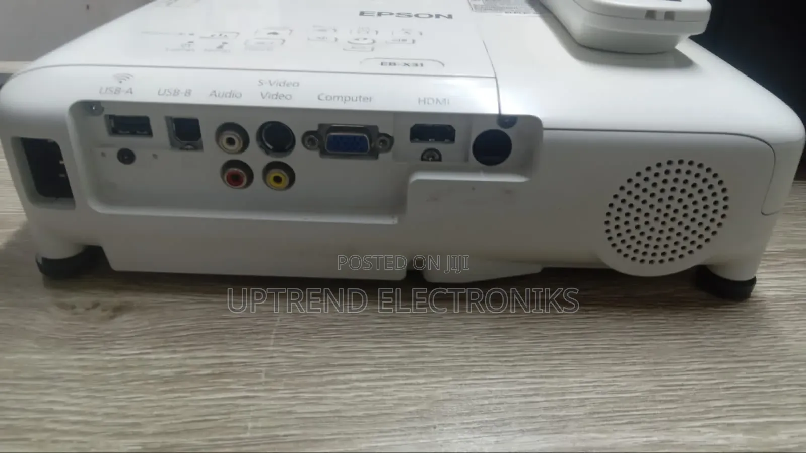 3200 Lumens Epson Eb-X31 Projector