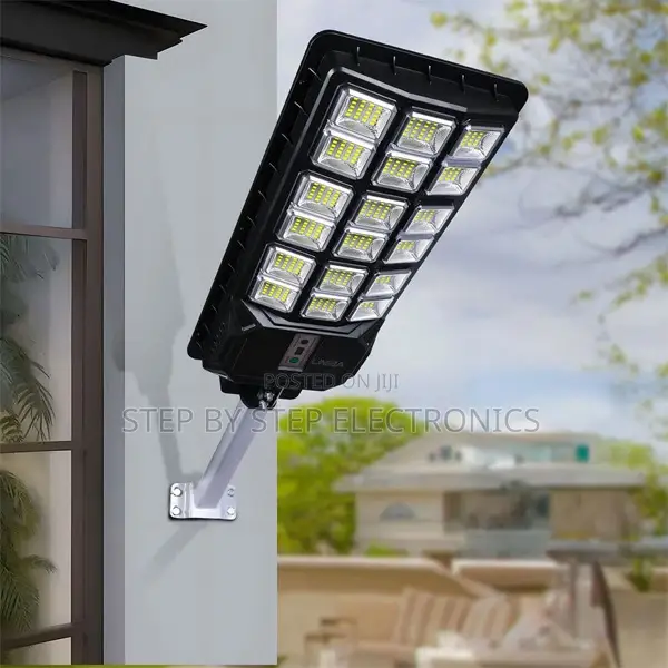 2000w Solar Street Light With Energy Saving and Long Term Reliability