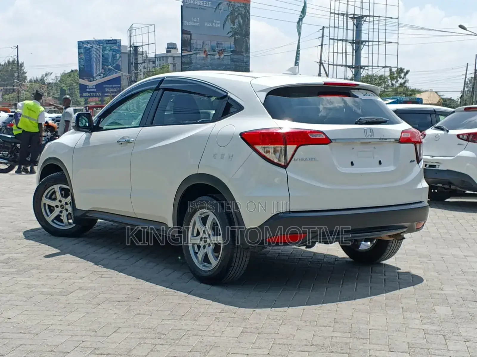 Honda Vezel 1.5 Hybrid 4WD 2017 White