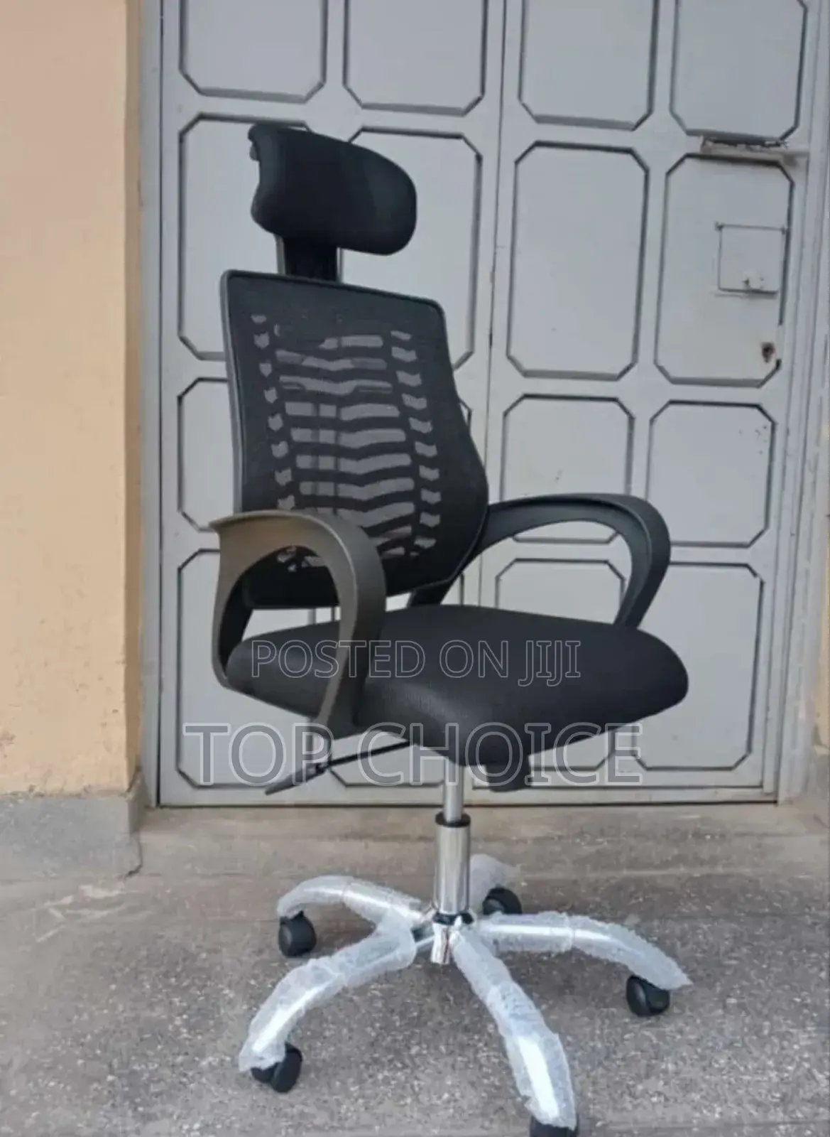 Modern Office Chair With Headrest