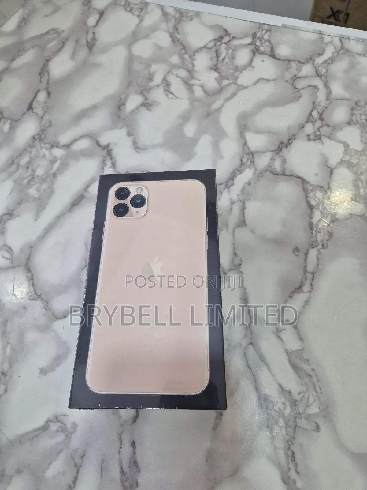 New Apple iPhone 11 Pro Max 256 GB Gold