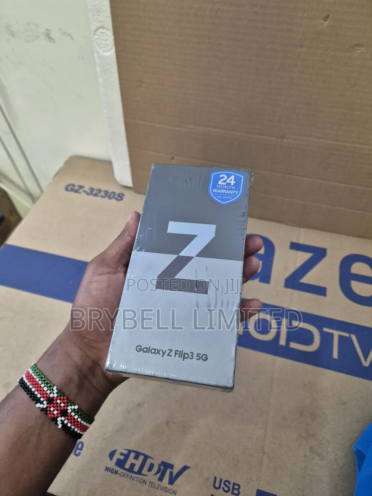 New Samsung Galaxy Z Flip3 5G 256 GB Gold