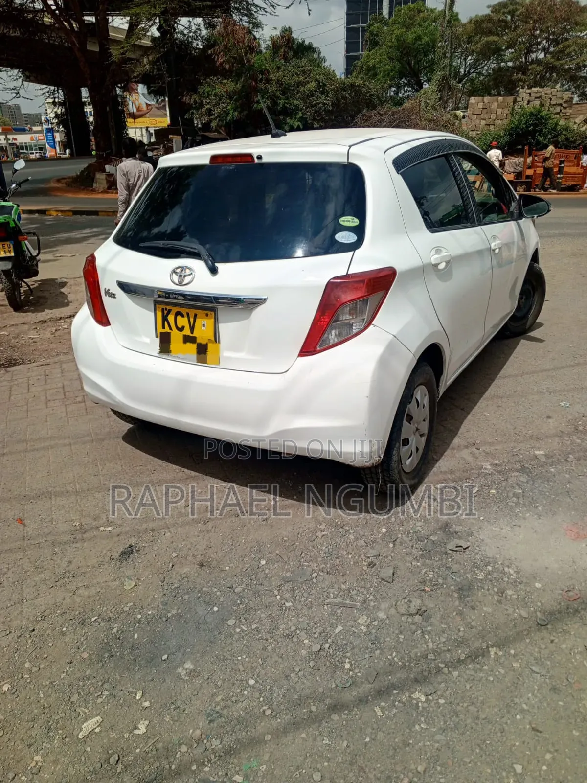 Toyota Vitz 2012 White