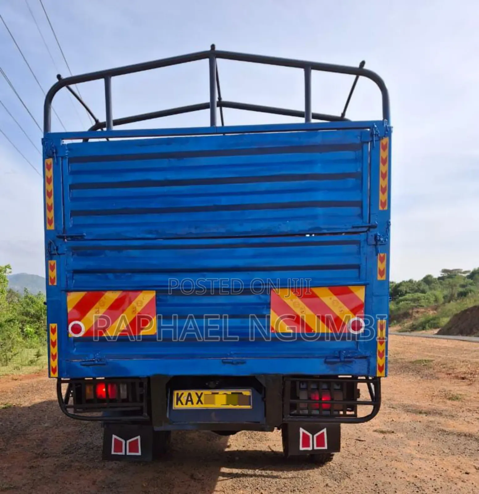 Isuzu NPR Kax in Good Condition.