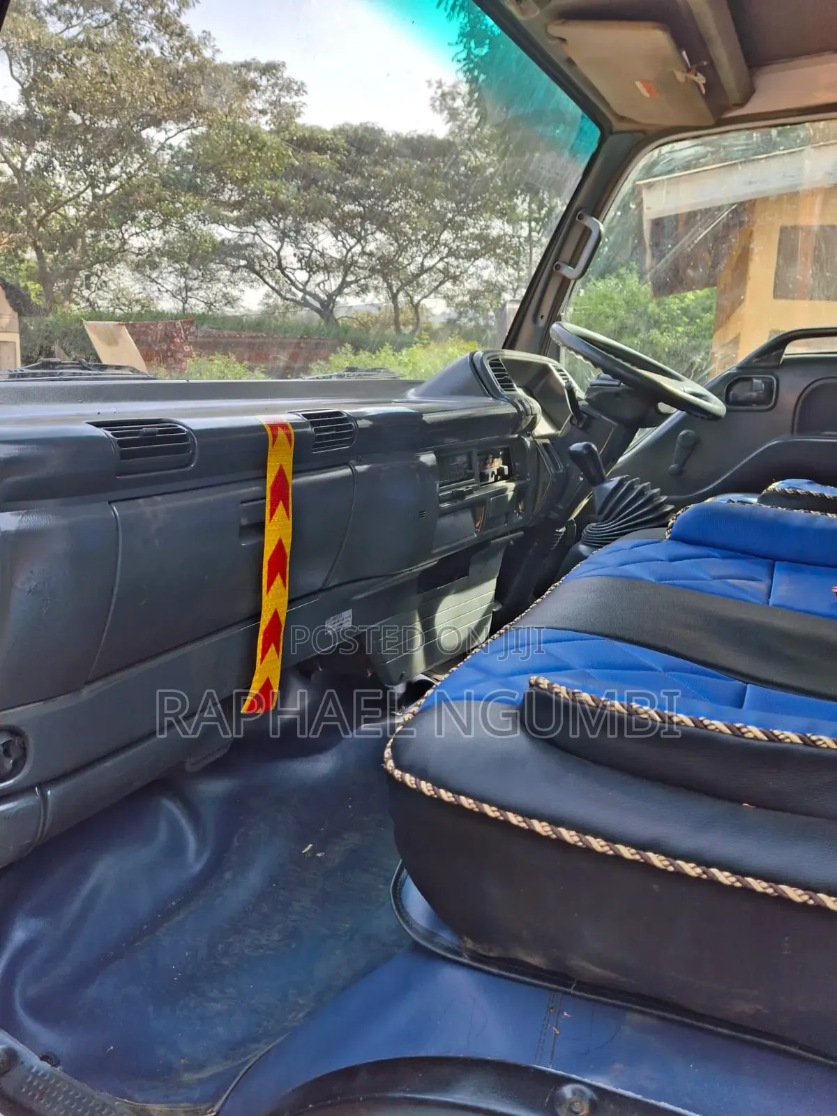 Isuzu NPR Kax in Good Condition.