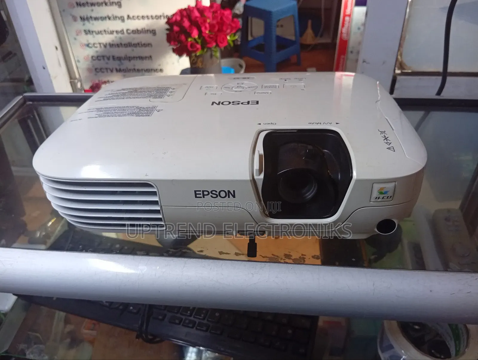 Epson Eb-S7 – Perfect Brightness for Class Office! 