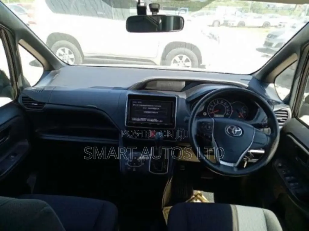Toyota Noah 2.0 FWD (7 Seater) 2018 Purple