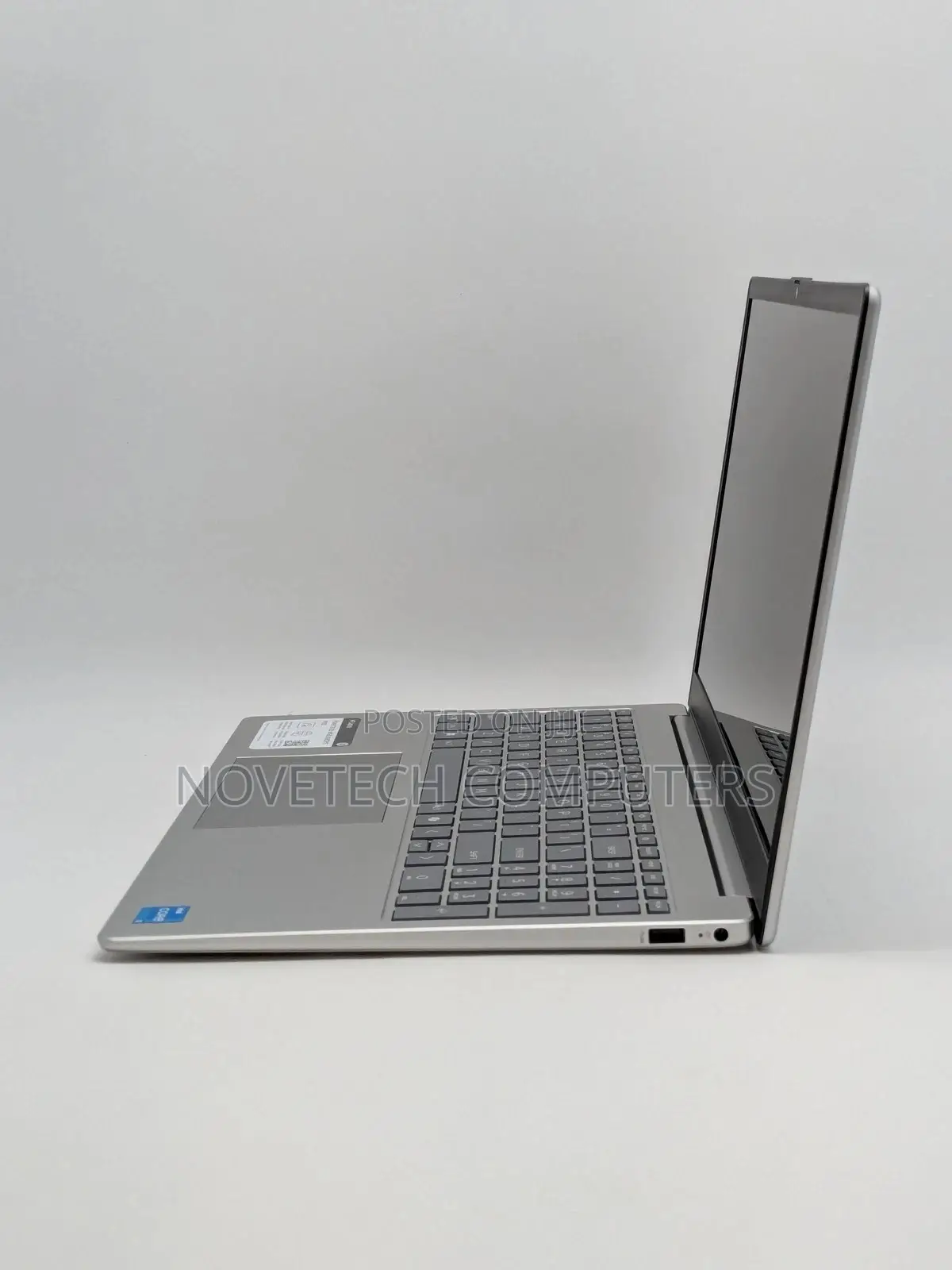 New Laptop HP 17-3000 8GB Intel Core i7 SSD 512GB