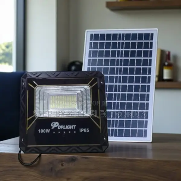 100w Solar Flood Light Durable Rustproof Casing High Brightness Ip66