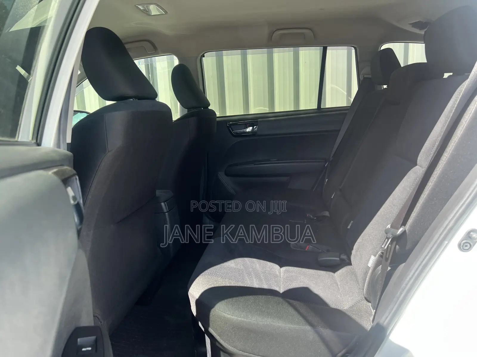 Toyota Corolla Fielder 1.5 Hybrid FWD 2018 White