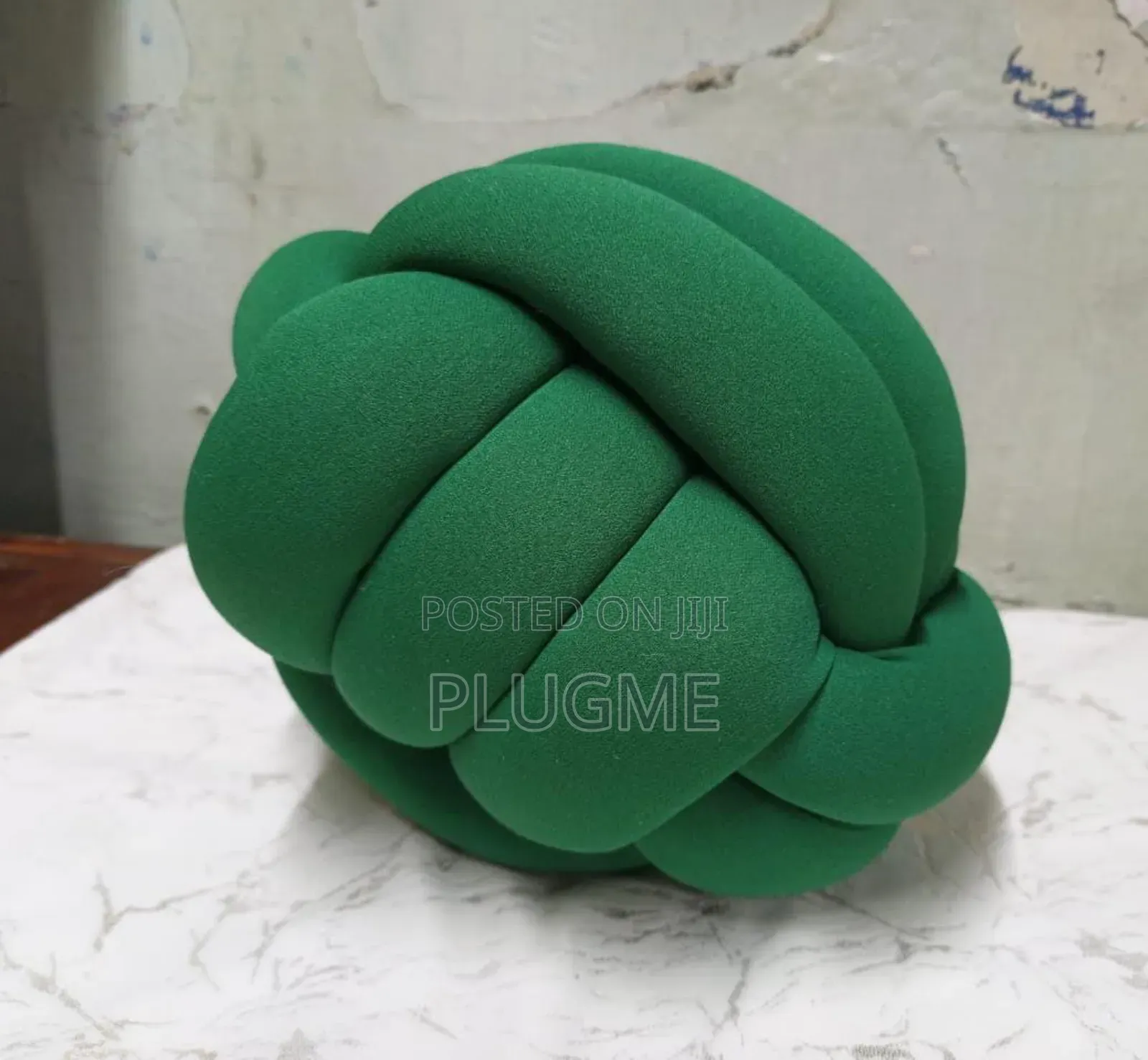 High Quality Decorative Knot Throw Away Pillows