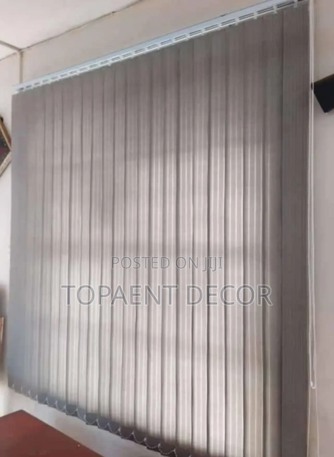 Light Grey Brightness Control Vertical Office Window Blinds