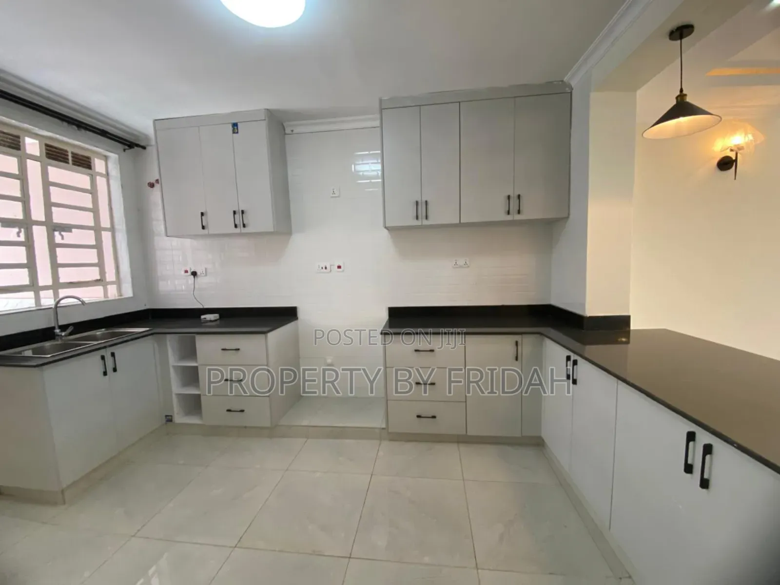 4bdrm Mansion in Kitengela for sale