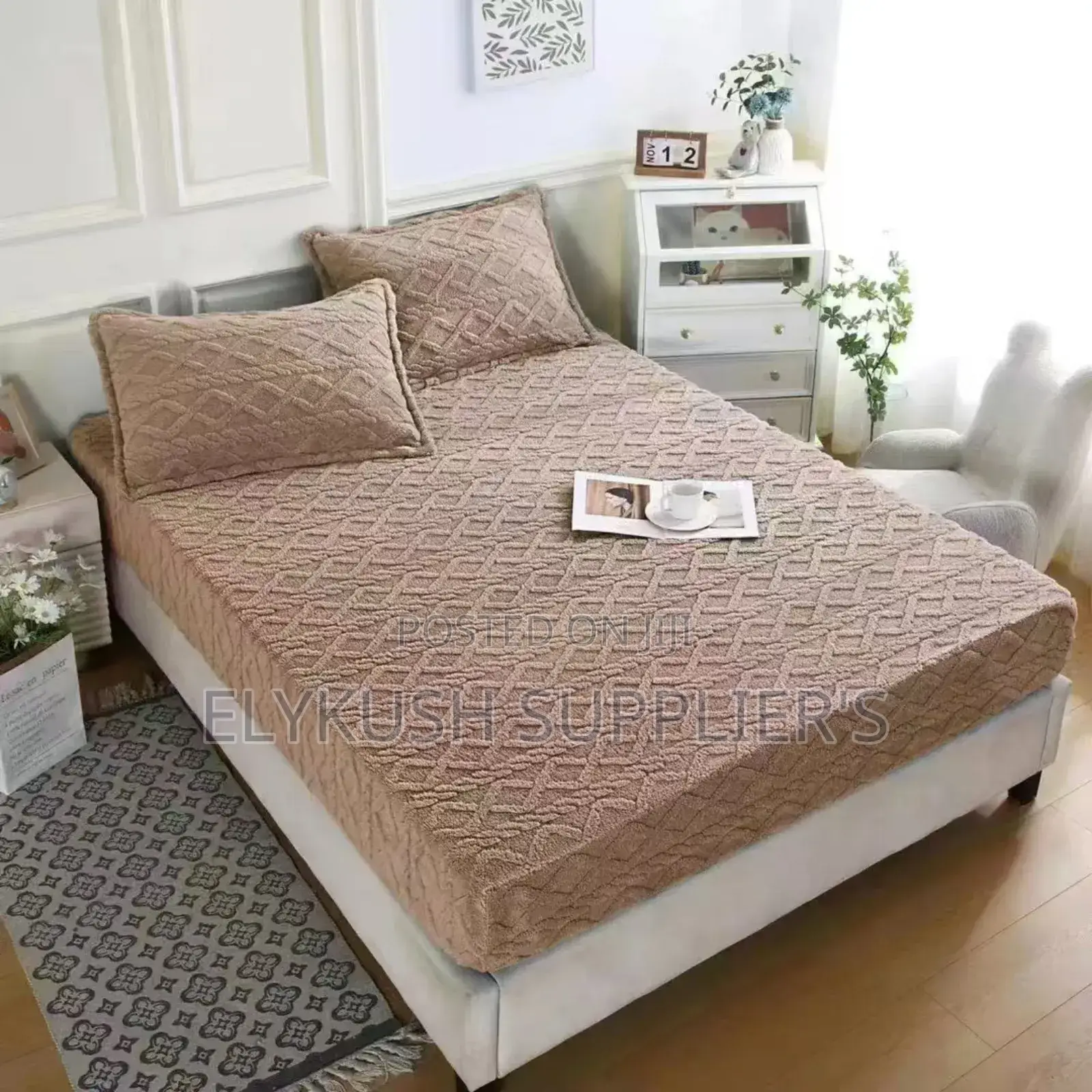 3pc Jacquard Sherpa Fleece Fitted Cover 
Size 6*7