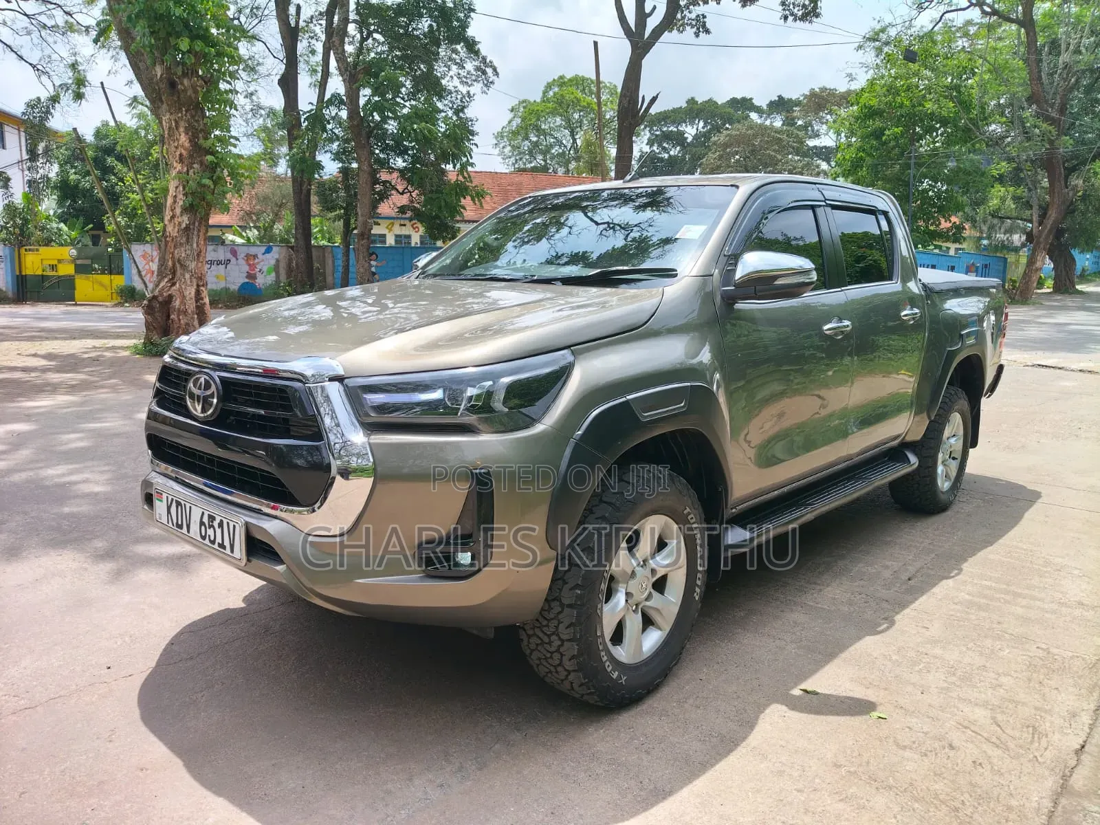 New Toyota Hilux 2023 Gold